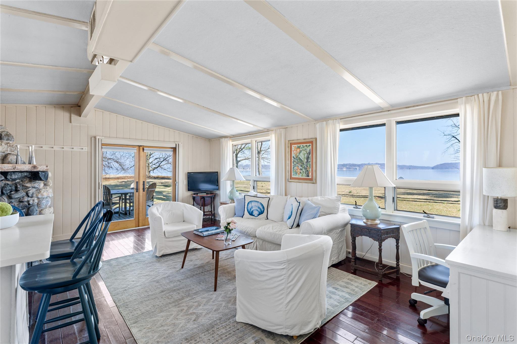 328 Centre Island Road Centre Island, NY 11771 - Photo 6 of 22