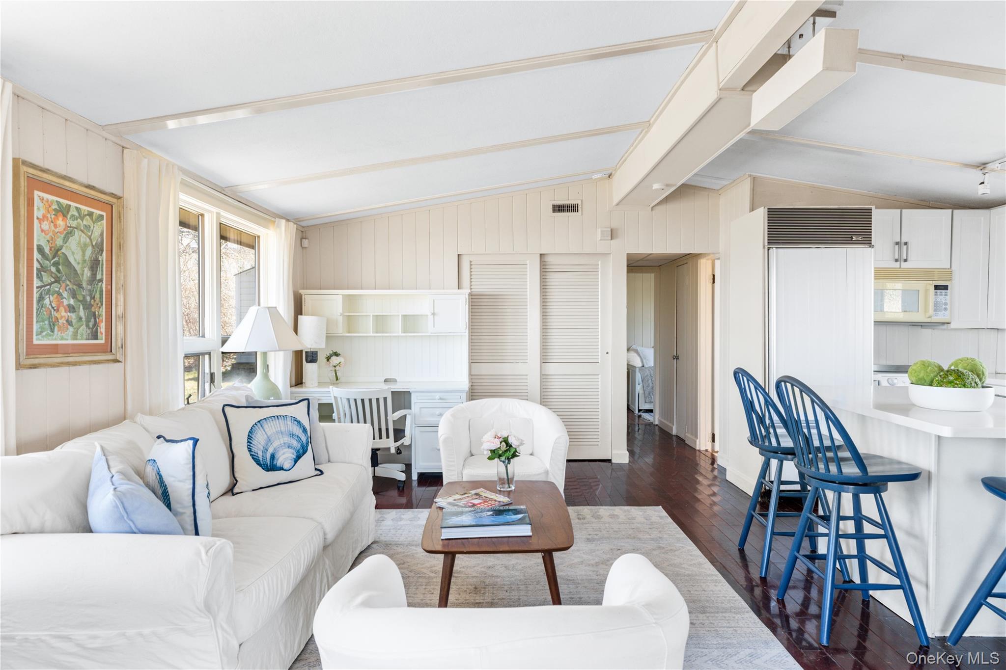 328 Centre Island Road Centre Island, NY 11771 - Photo 9 of 22