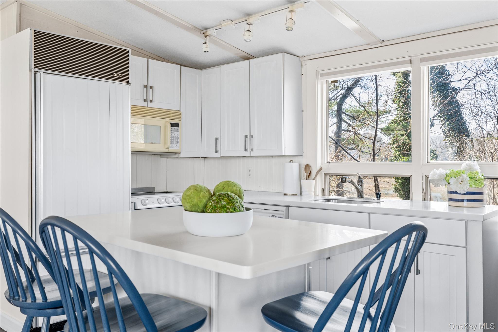 328 Centre Island Road Centre Island, NY 11771 - Photo 10 of 22