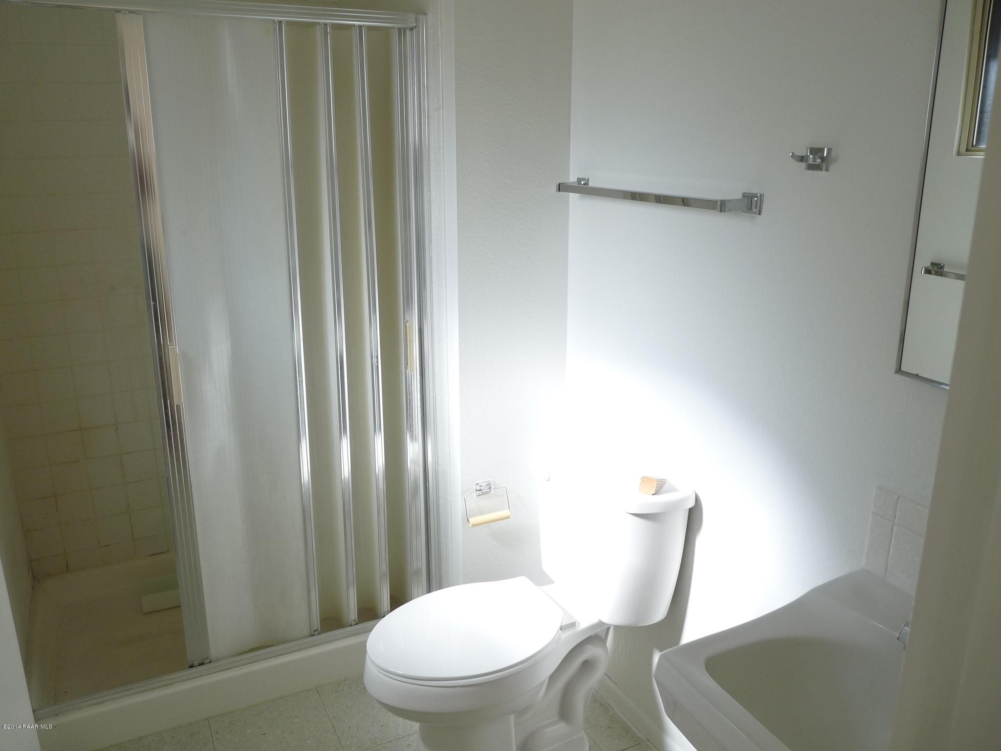 312 Canyon View Street Prescott, AZ 86303 - Photo 13 of 22 Bathroom 1 Master