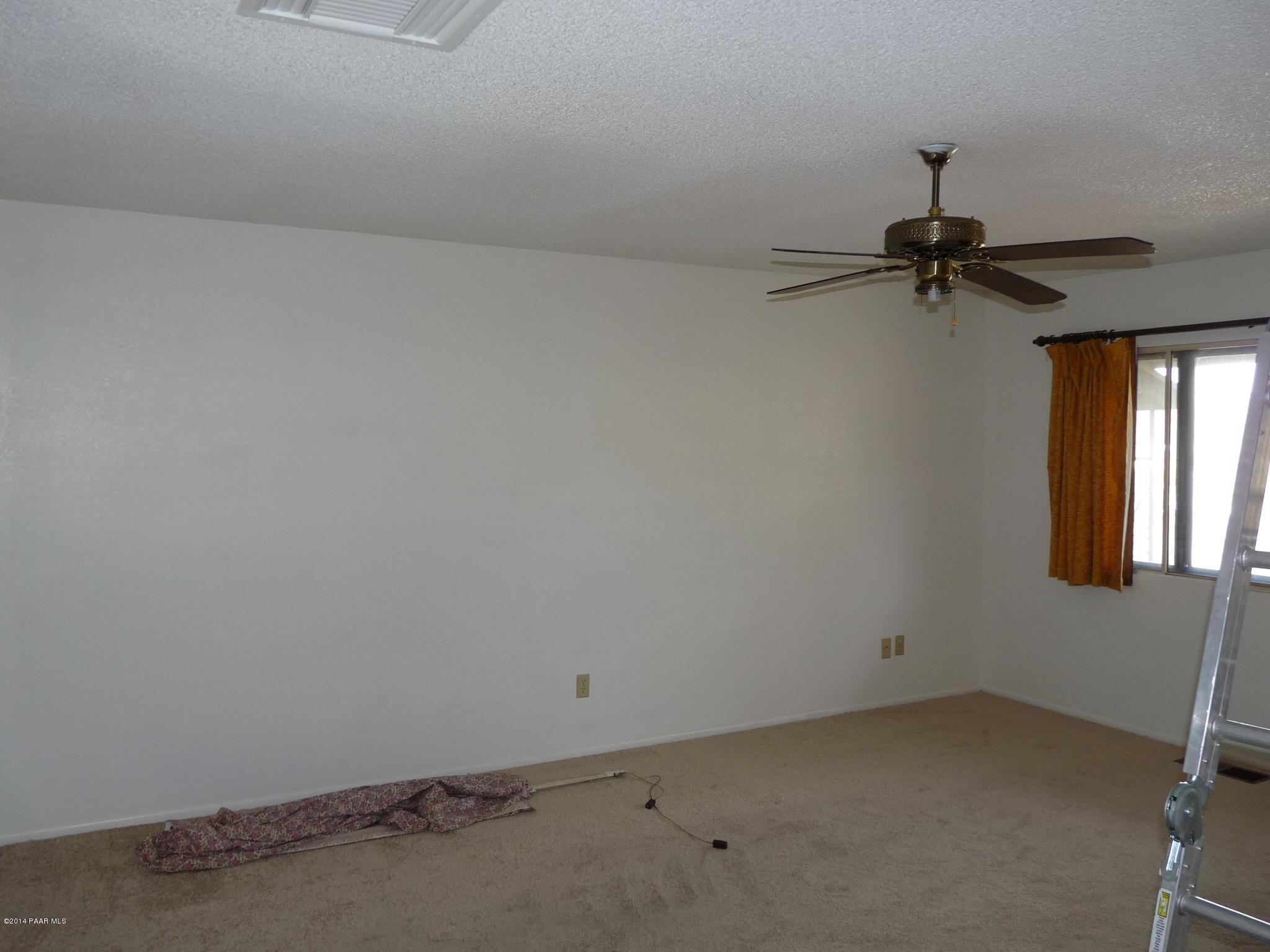 312 Canyon View Street Prescott, AZ 86303 - Photo 5 of 22 Living Room (2)