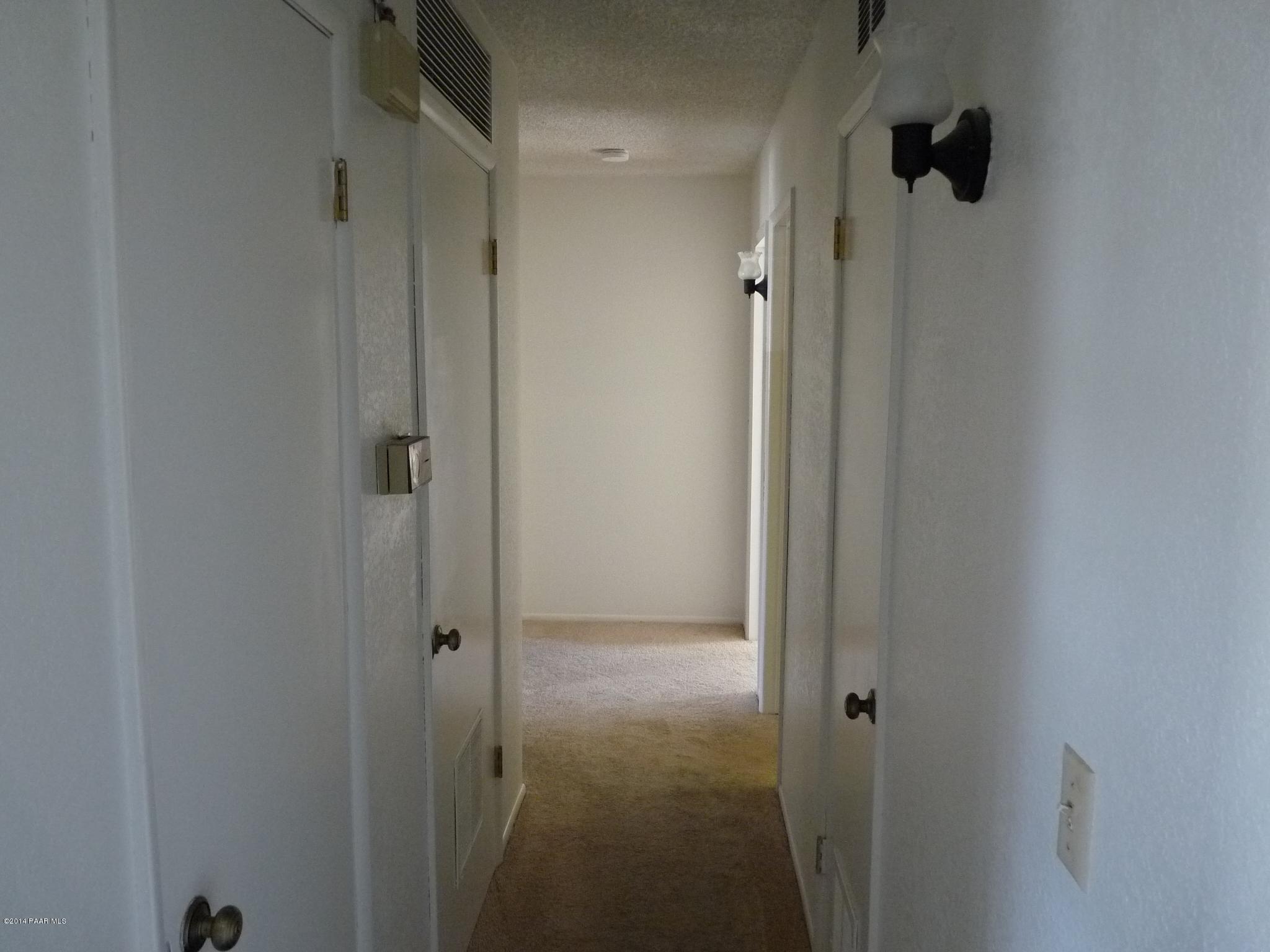 312 Canyon View Street Prescott, AZ 86303 - Photo 10 of 22 Hall