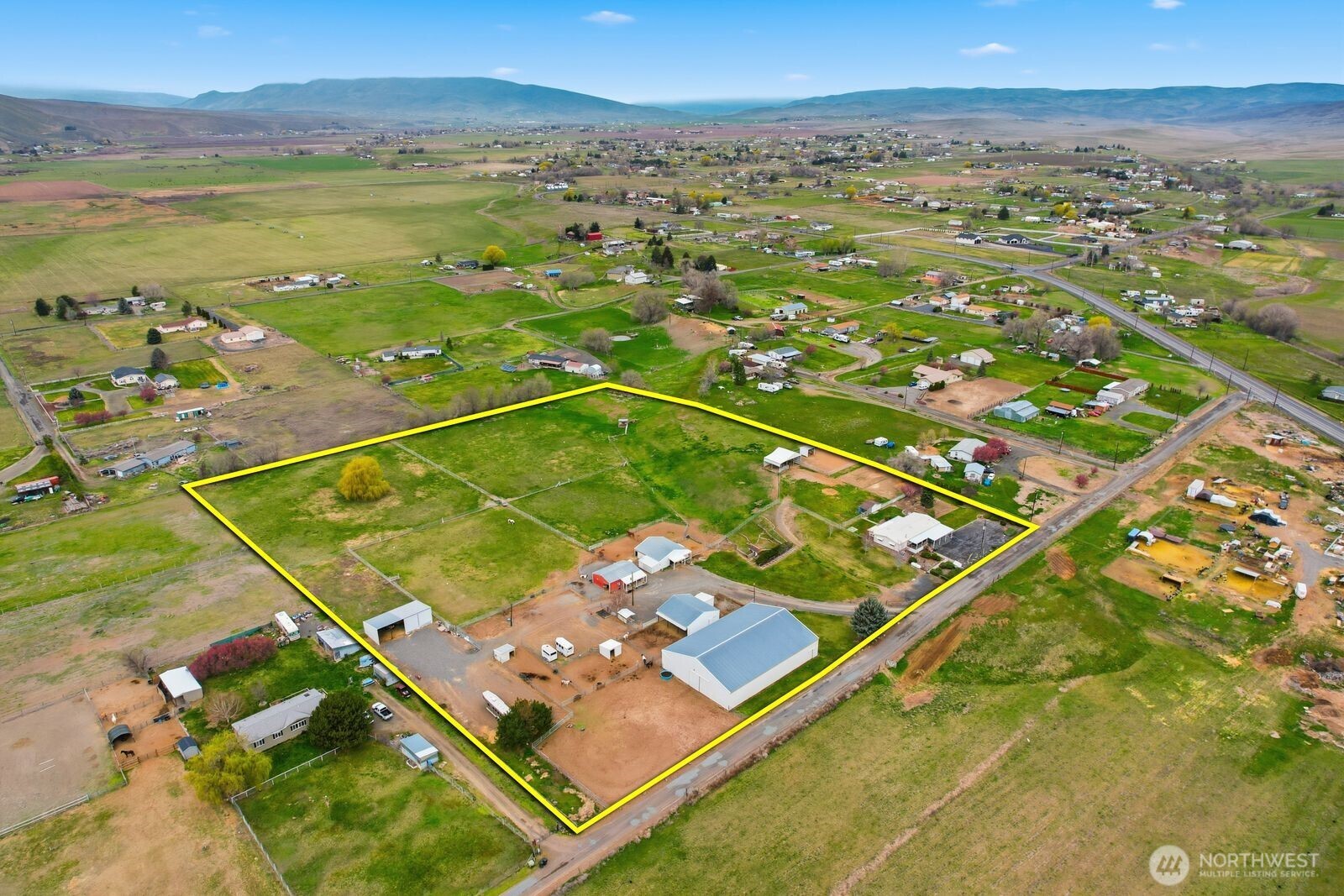 150 Dusty Puddle Road, Unit A&B Selah, WA 98942 - Photo 4 of 40