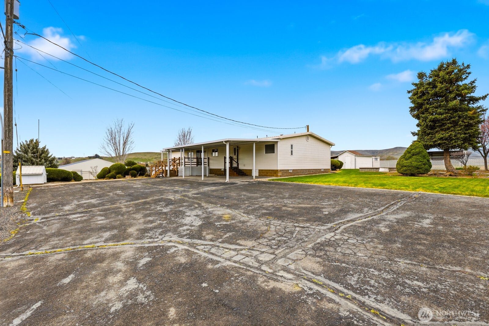 150 Dusty Puddle Road, Unit A&B Selah, WA 98942 - Photo 5 of 40