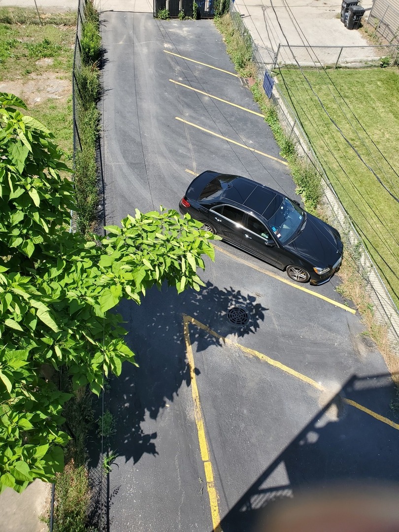 2226 West Monroe Street, Unit 3 Chicago, IL 60612 - Photo 14 of 17 a view of a backyard of the house