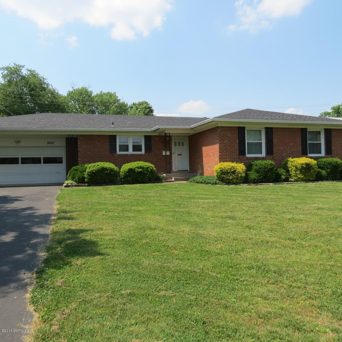 3521 Hughes Road Louisville, KY 40207 - Photo 1 of 31 IMG_0026