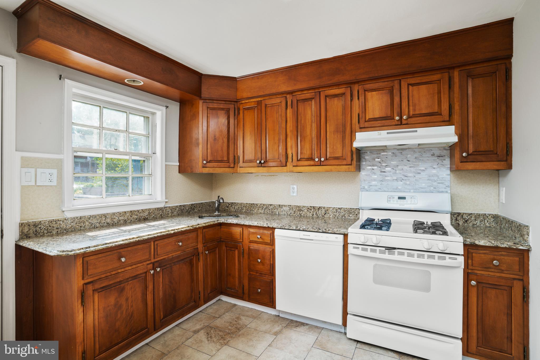 1738 Glen Ridge Road Towson, MD 21286 - Photo 8 of 26 Gallery Image 8