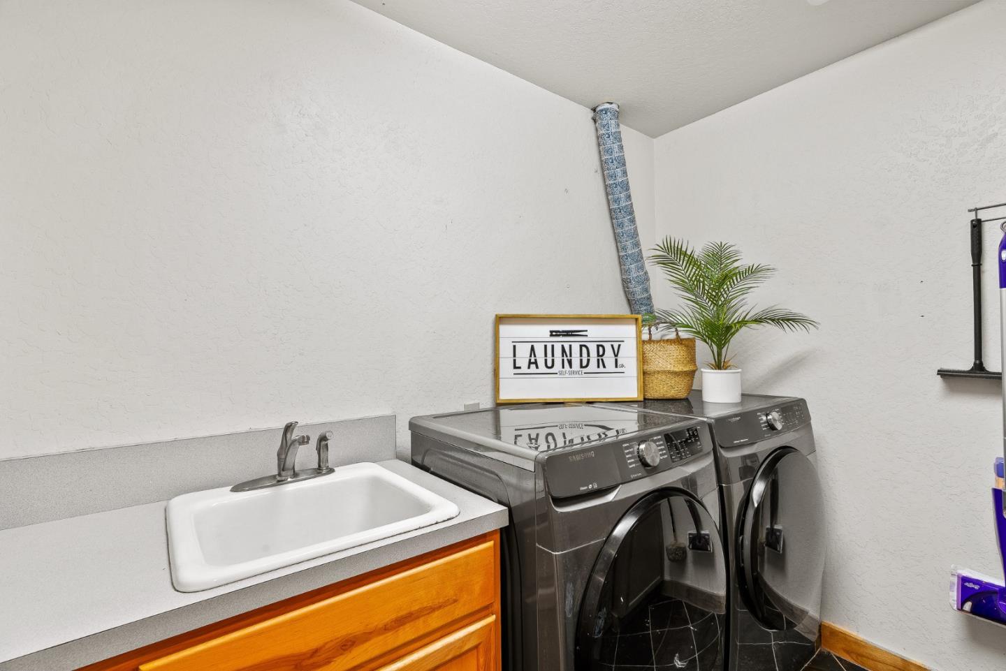 215 Quail Ridge Road Scotts Valley, CA 95066 - Photo 18 of 39 Gallery Image 18