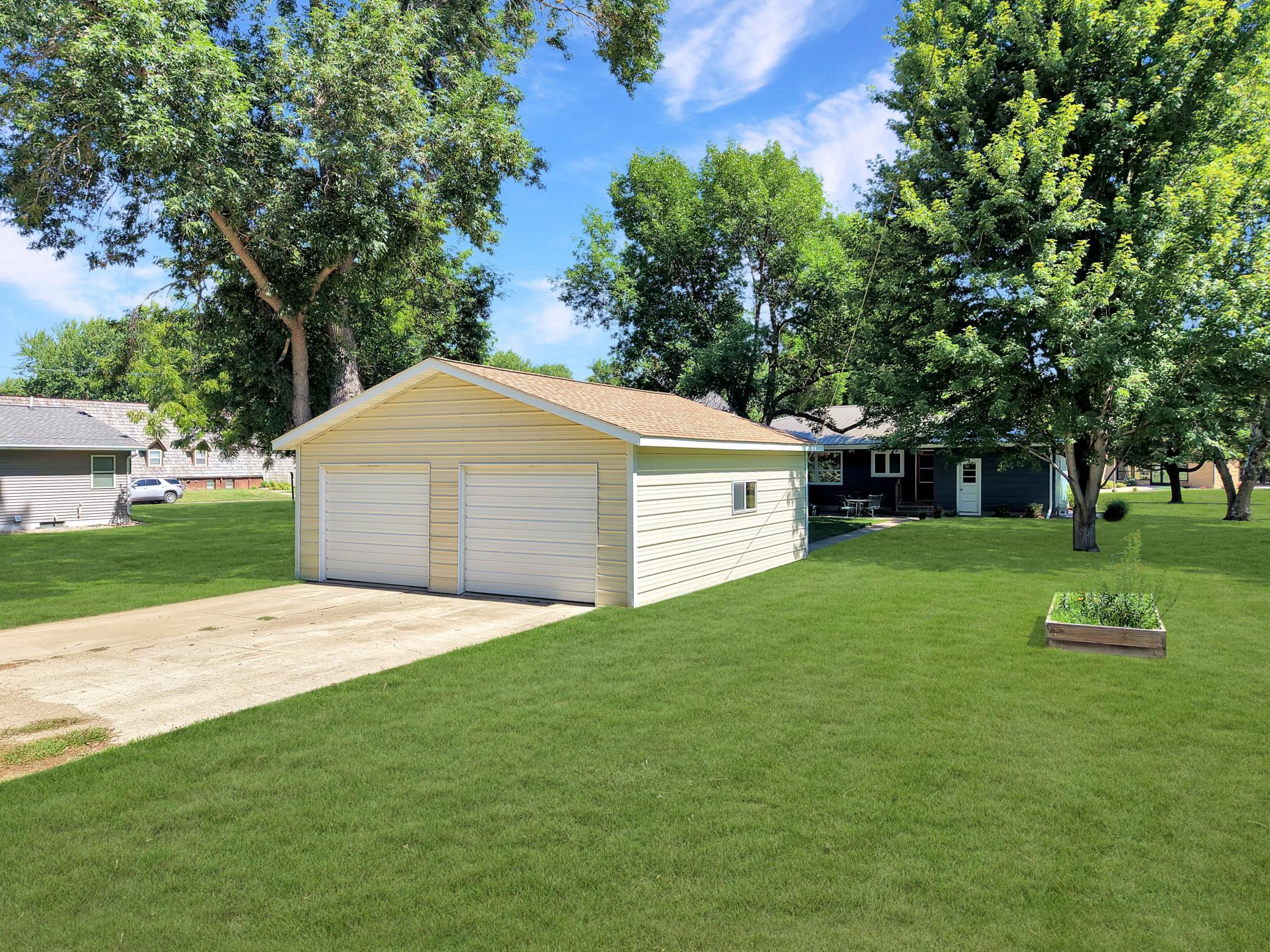 71 Rowland Street Tracy, MN 56175 - Photo 40 of 43