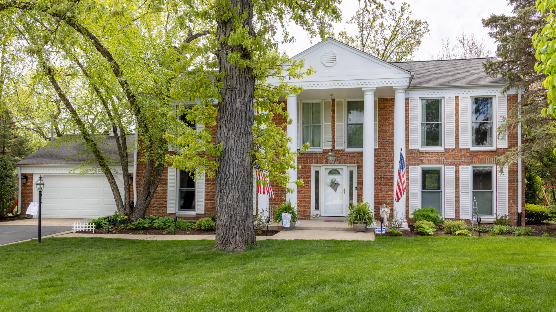4 Old Valley Road Rolling Meadows, IL 60008 - Photo 1 of 43 Gallery Image 1