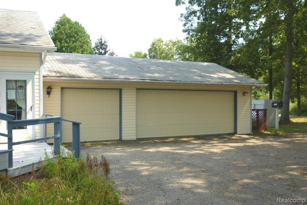 7030 Oak Grove Road Howell, MI 48855 - Photo 4 of 9 7030 Oak Grove-Attached Garage