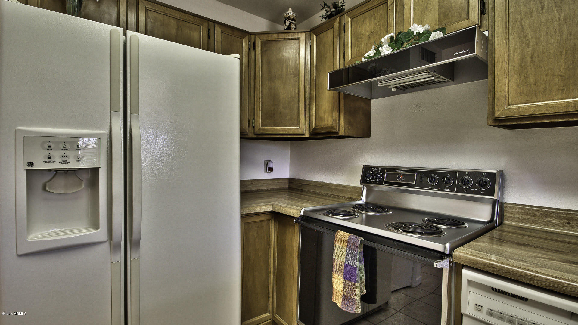 1243 East Utopia Road Phoenix, AZ 85024 - Photo 13 of 29 13