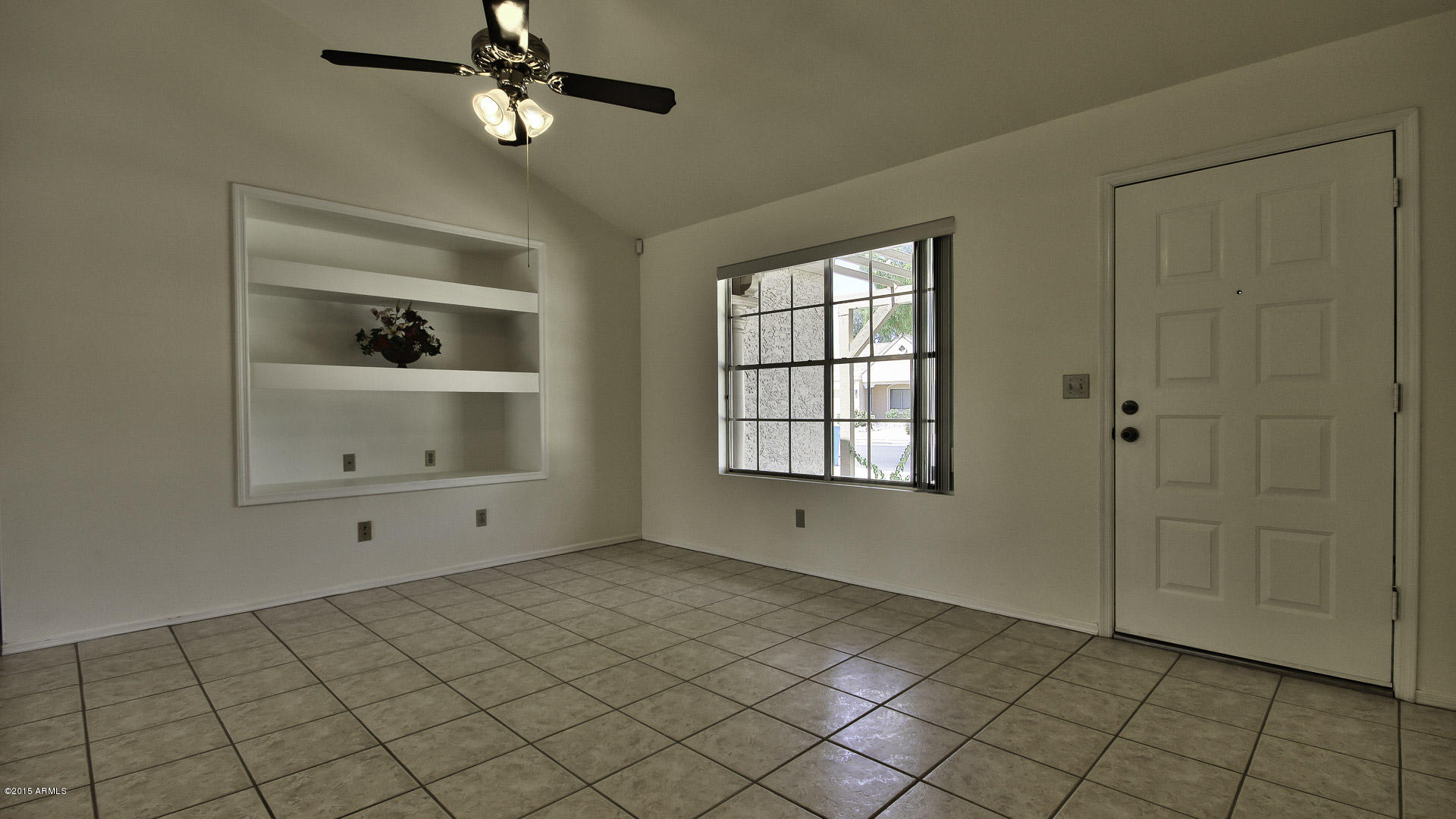 1243 East Utopia Road Phoenix, AZ 85024 - Photo 6 of 29 06