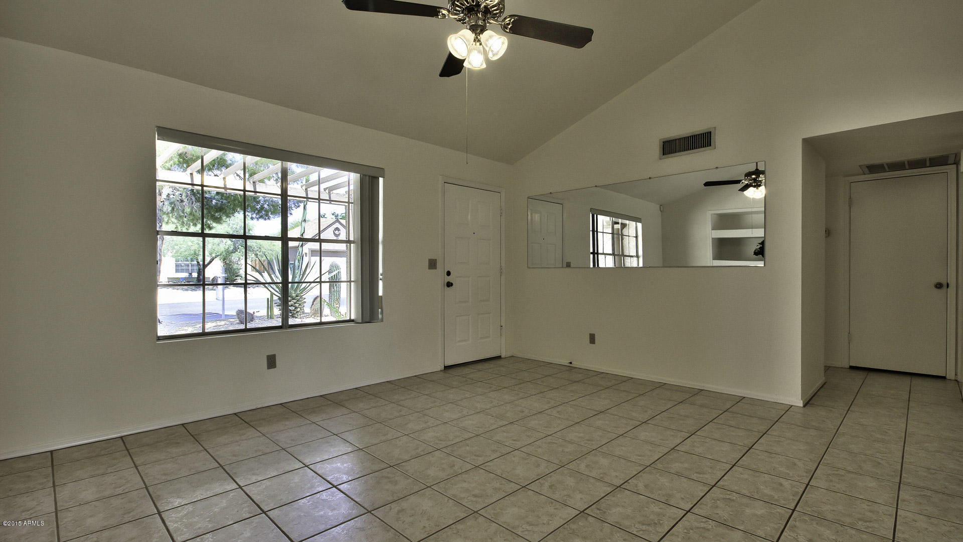1243 East Utopia Road Phoenix, AZ 85024 - Photo 7 of 29 07