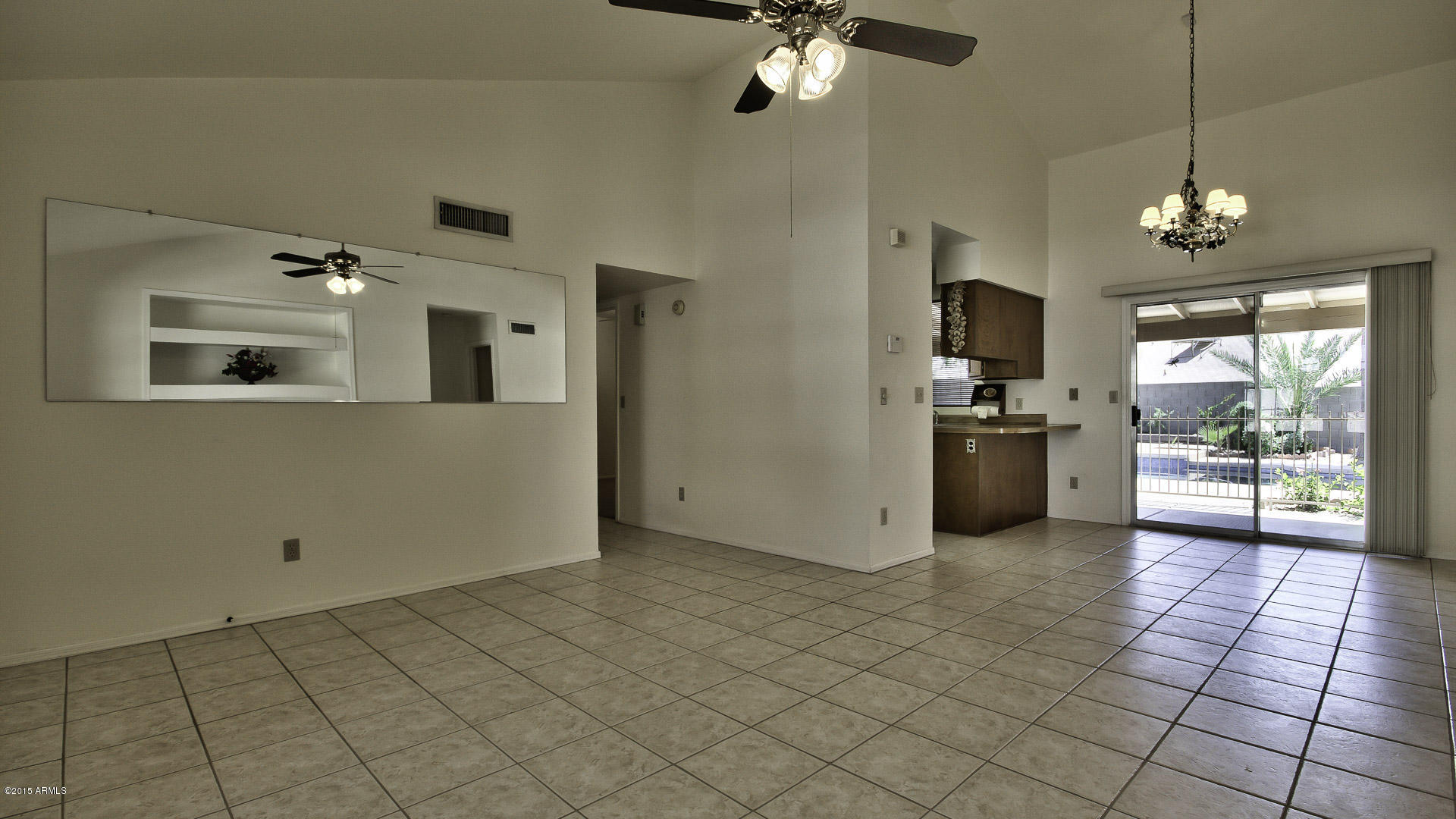 1243 East Utopia Road Phoenix, AZ 85024 - Photo 8 of 29 08