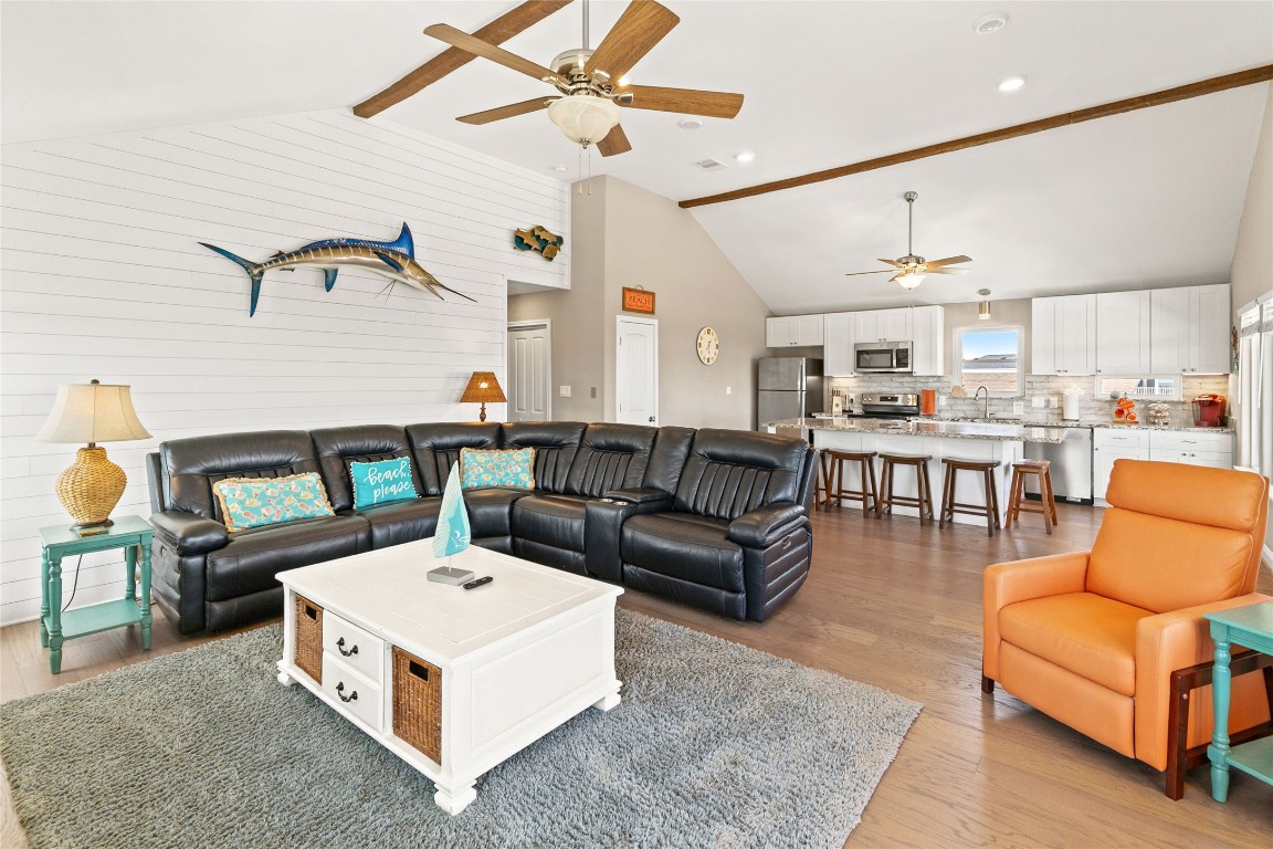 147 Pieces Of 8 Freeport, TX 77541 - Photo 14 of 33 a living room with furniture and kitchen view
