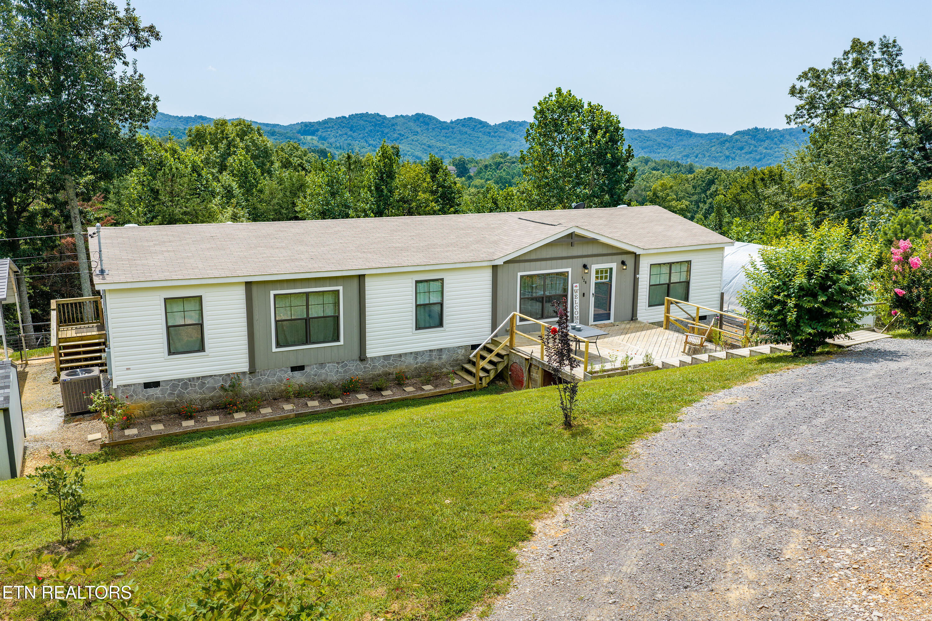 126 Gregory Lane Maynardville, TN 37807 - Photo 2 of 42 2
