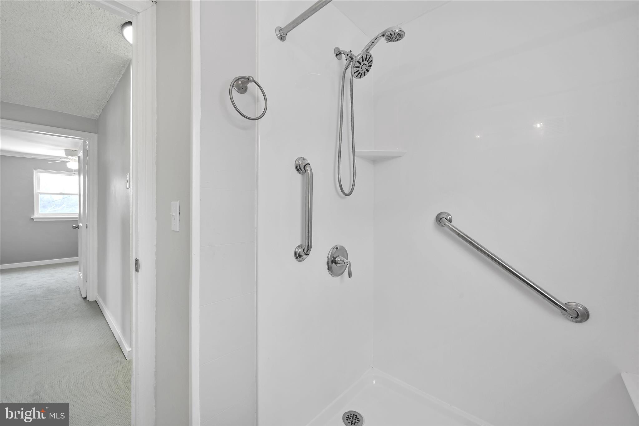 716 South Franklin Street Lancaster, PA 17602 - Photo 24 of 35 a bathroom with a shower