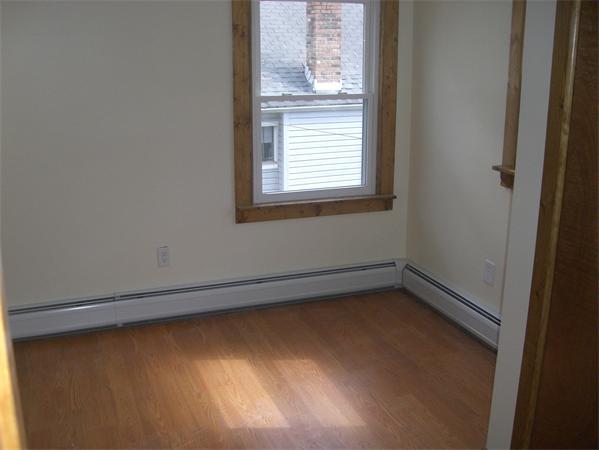 36 Bonnyview Street Springfield, MA 01109 - Photo 23 of 27