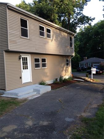 36 Bonnyview Street Springfield, MA 01109 - Photo 3 of 27