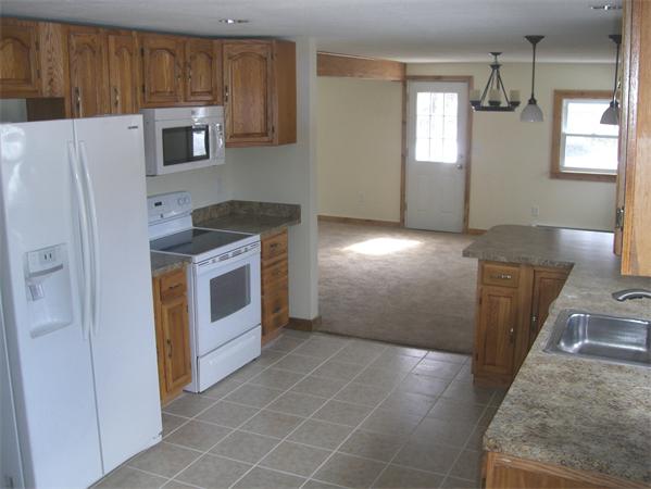 36 Bonnyview Street Springfield, MA 01109 - Photo 5 of 27