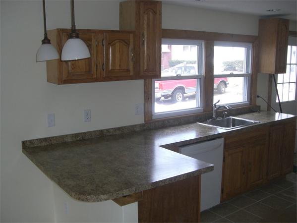 36 Bonnyview Street Springfield, MA 01109 - Photo 7 of 27