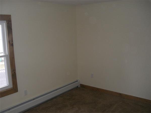 36 Bonnyview Street Springfield, MA 01109 - Photo 10 of 27
