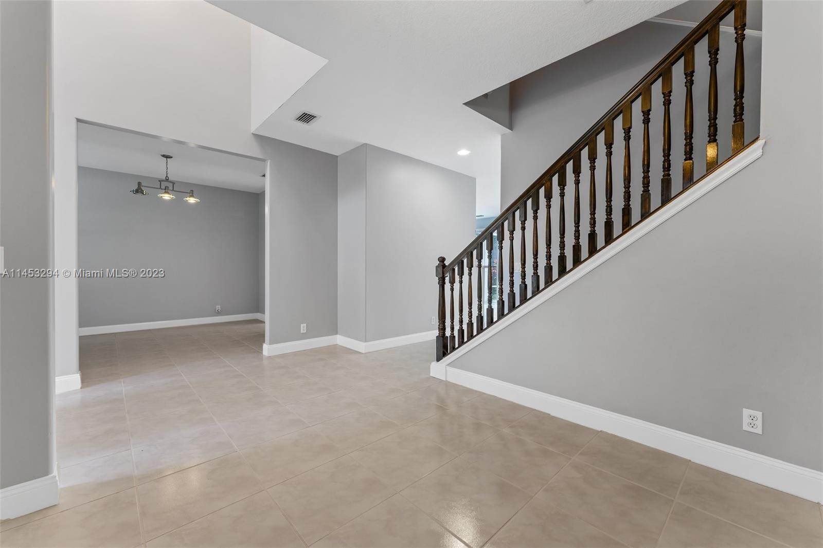 1019 Egret Circle North Jupiter, FL 33458 - Photo 8 of 53