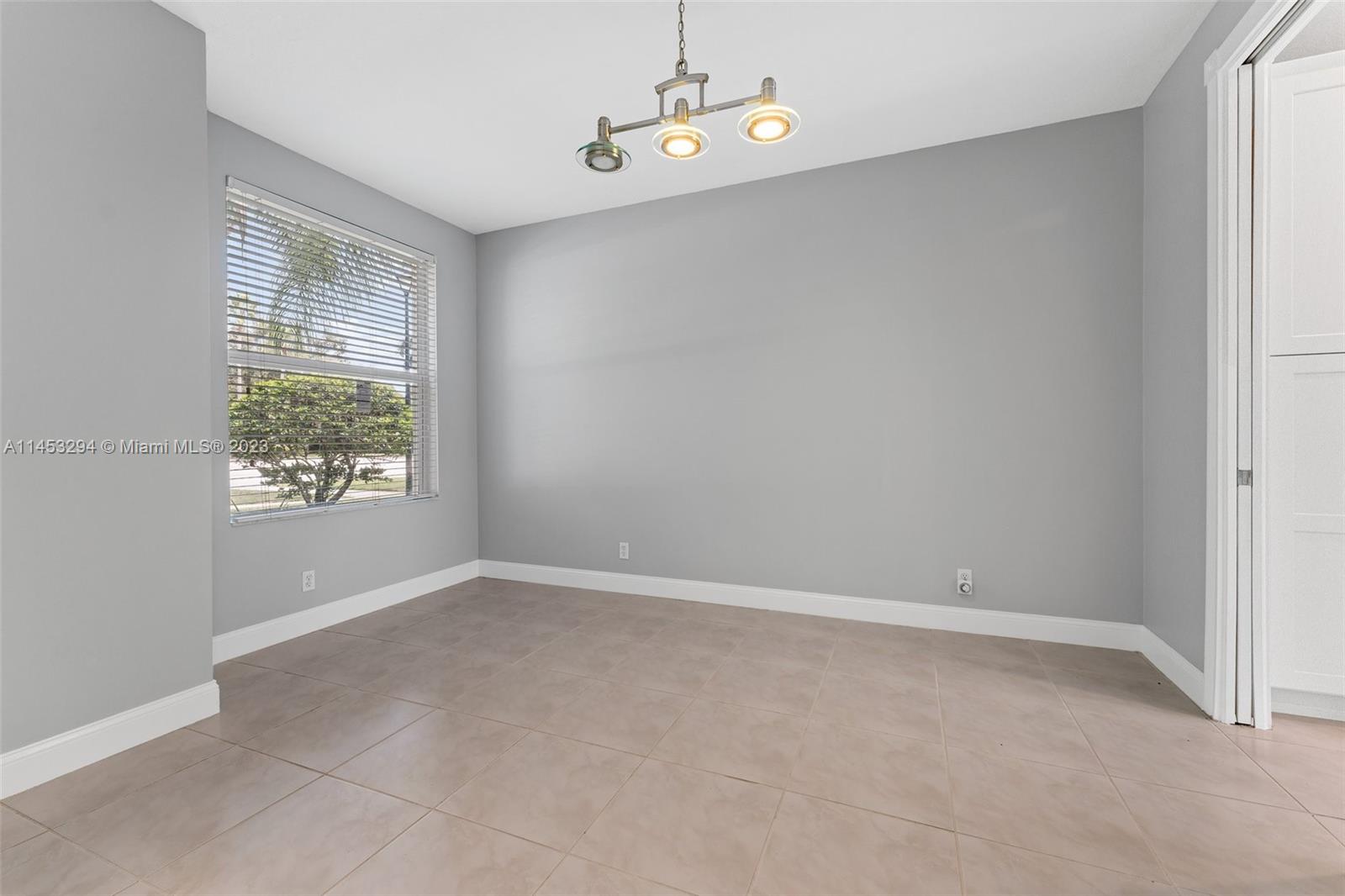 1019 Egret Circle North Jupiter, FL 33458 - Photo 9 of 53