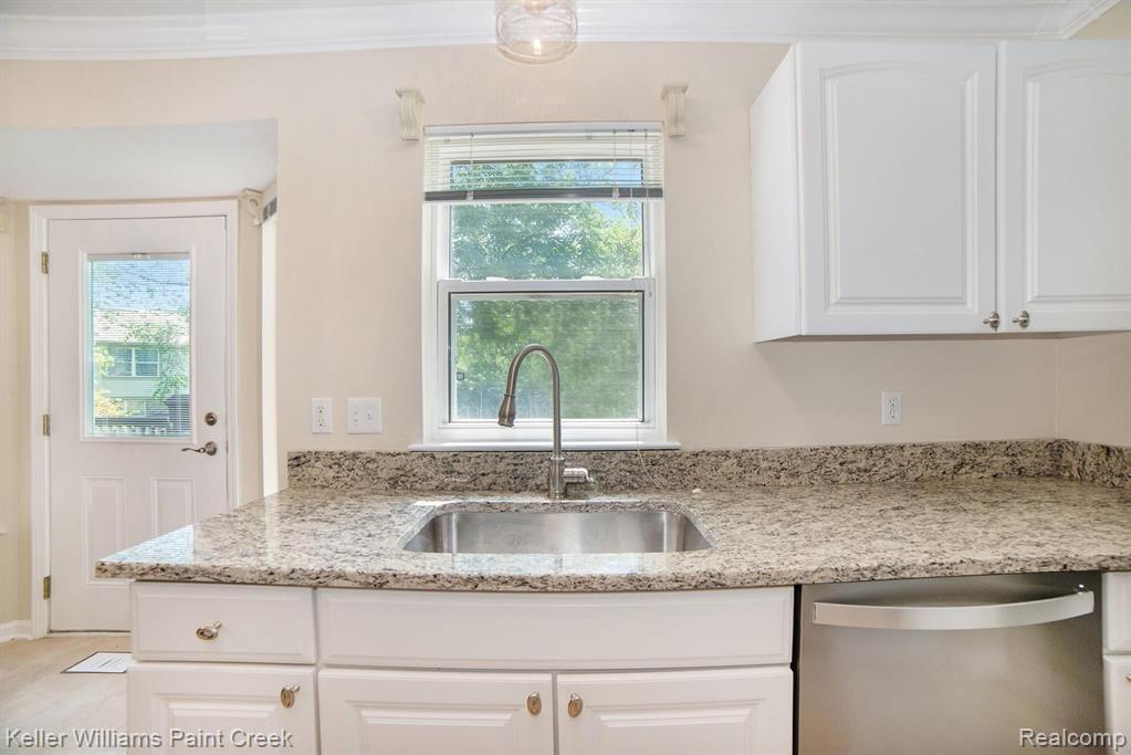 2741 Forest View Court Rochester Hills, MI 48307 - Photo 26 of 56