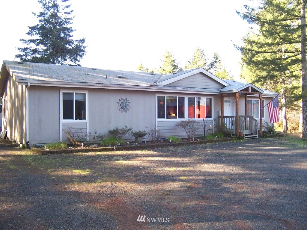 2011 East Phillips Lake Loop Road Shelton, WA 98584 - Photo 1 of 17 Gallery Image 1