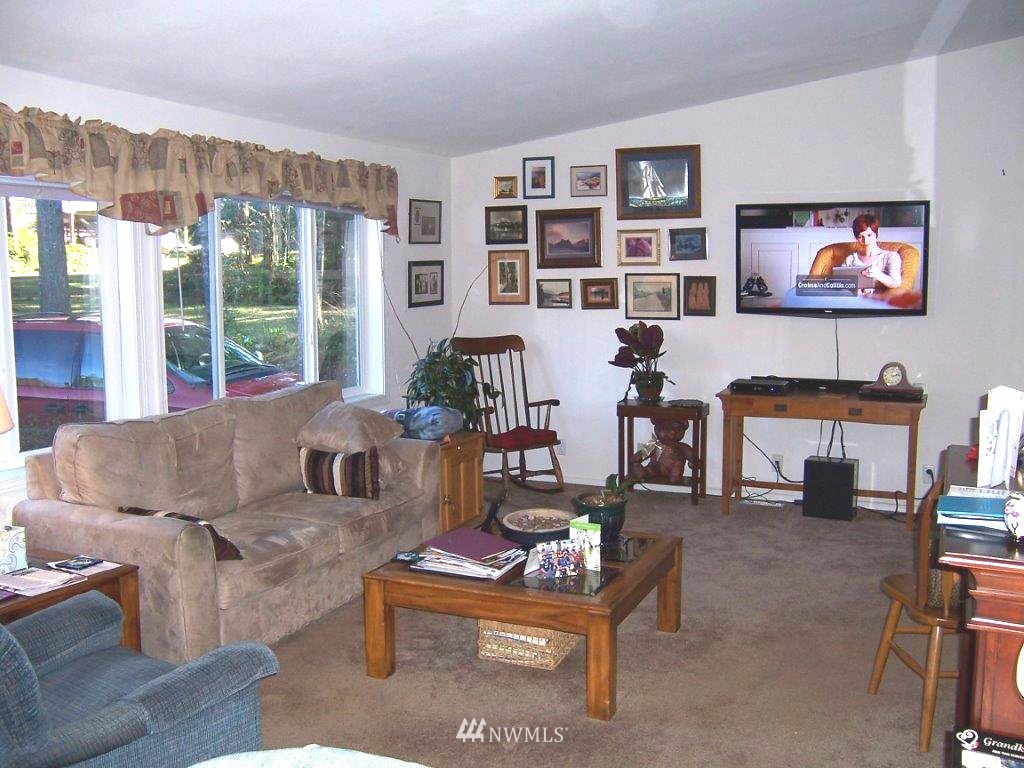 2011 East Phillips Lake Loop Road Shelton, WA 98584 - Photo 2 of 17 Gallery Image 2