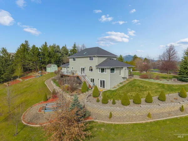 $925,000 | 2435 Arborcrest Road, Moscow, ID 83843