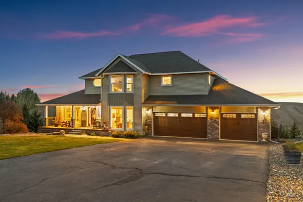 $925,000 | 2435 Arborcrest Road, Moscow, ID 83843