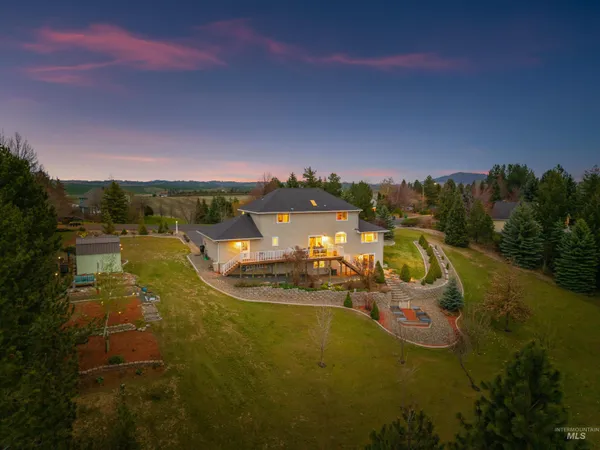 $925,000 | 2435 Arborcrest Road, Moscow, ID 83843