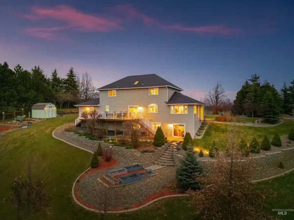$925,000 | 2435 Arborcrest Road, Moscow, ID 83843