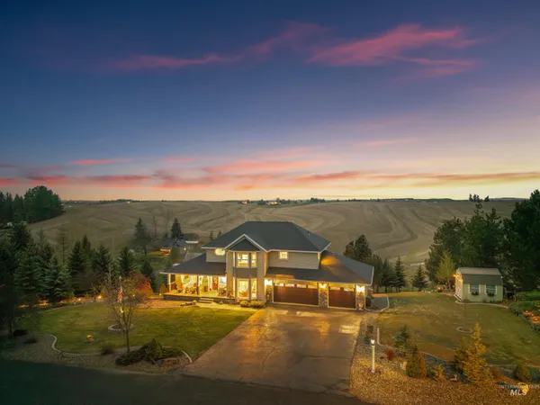 $925,000 | 2435 Arborcrest Road, Moscow, ID 83843