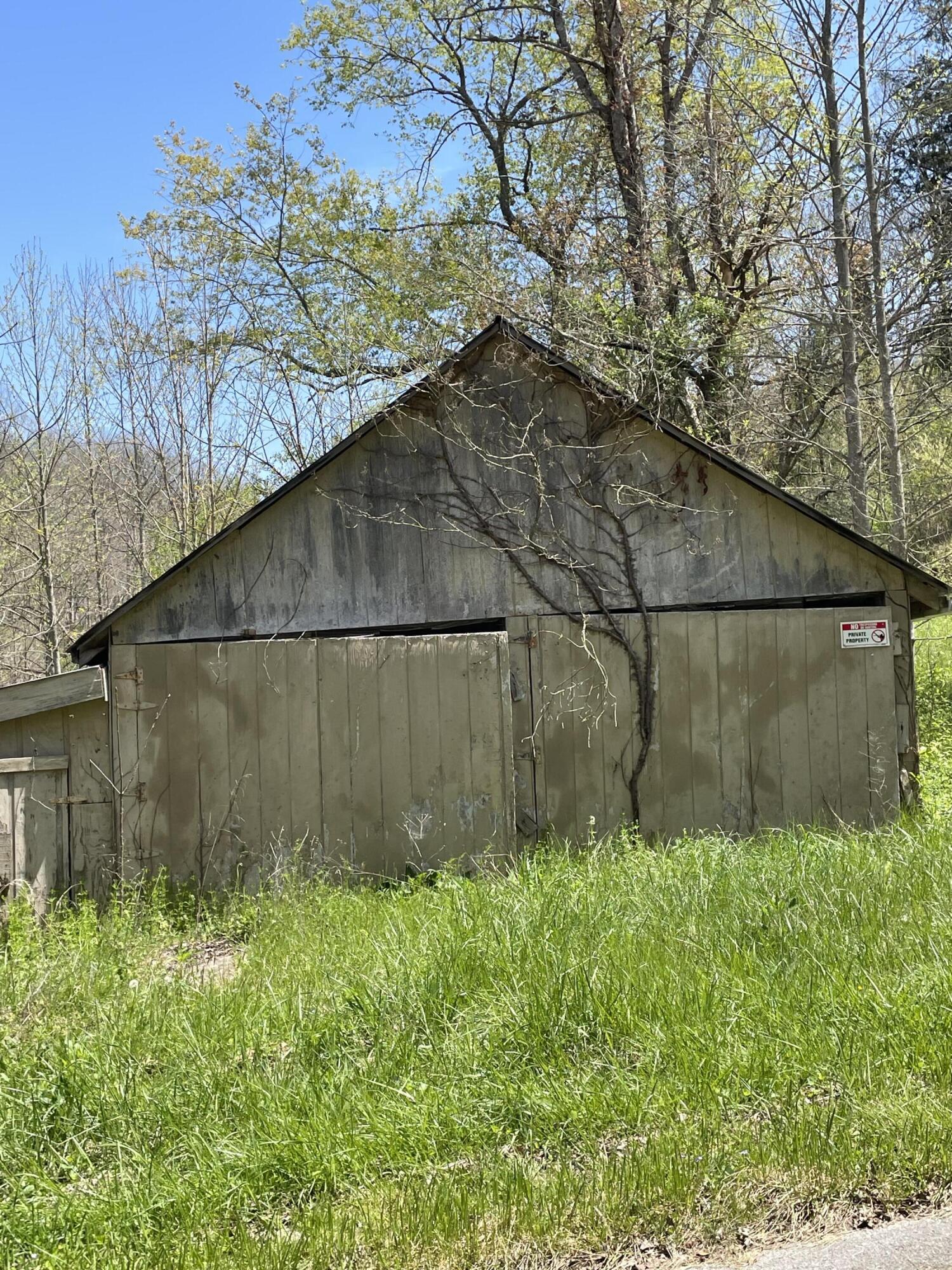 4 A Walkers Branch Road McKee, KY 40447 - Photo 11 of 19 IMG_8401