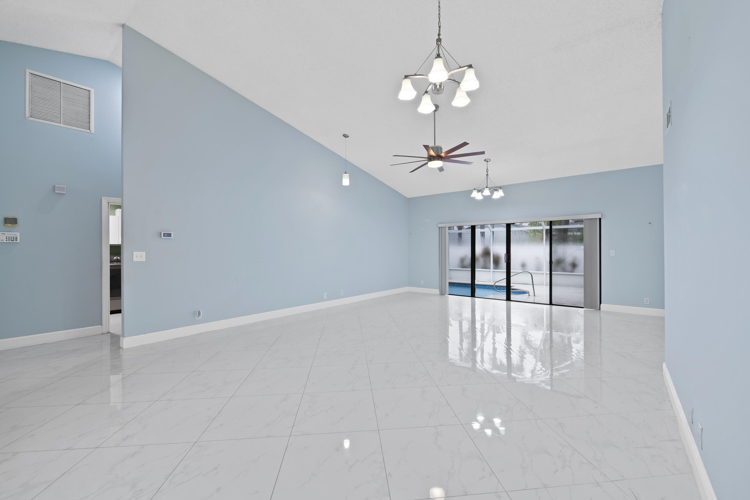 281 North Country Club Boulevard Boca Raton, FL 33487 - Photo 3 of 31 DSC_3949