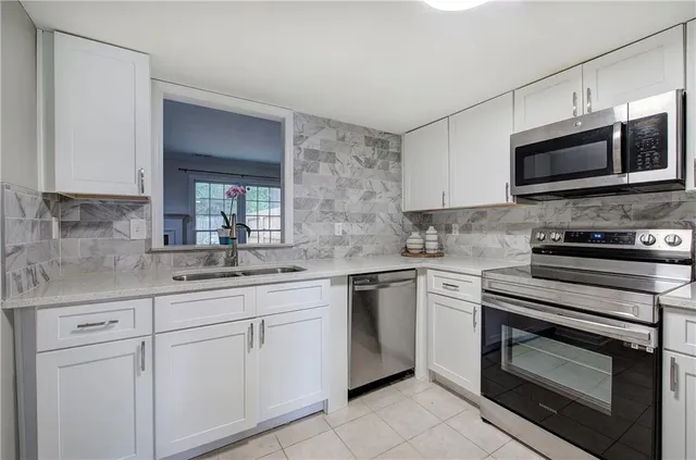 $2,000 | 1028 Windy Oaks Court, Smyrna, GA 30080