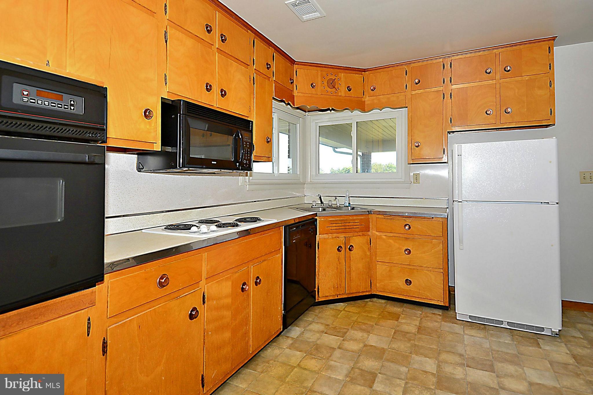 22624 Clarksburg Road Boyds, MD 20841 - Photo 4 of 18 Kitchen