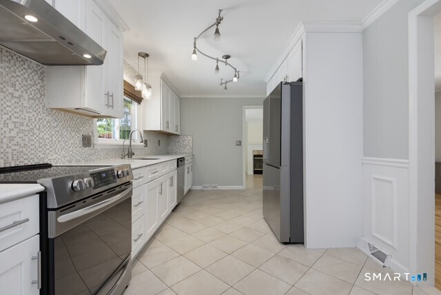16 Crestview Terrace Wallingford, CT 06492 - Photo 15 of 33