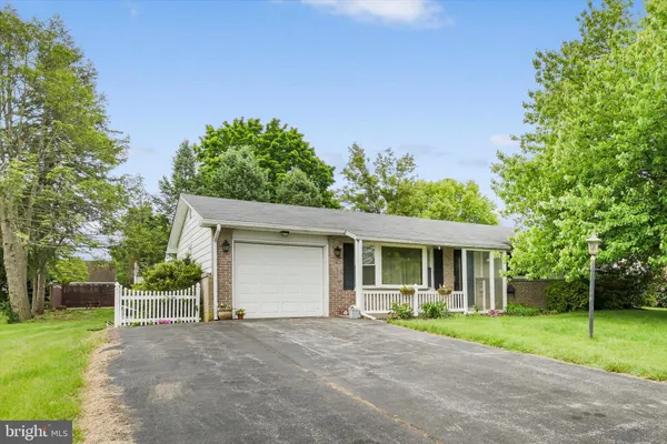 $229,500 | 334 East Oregon Road, Lititz, PA 17543