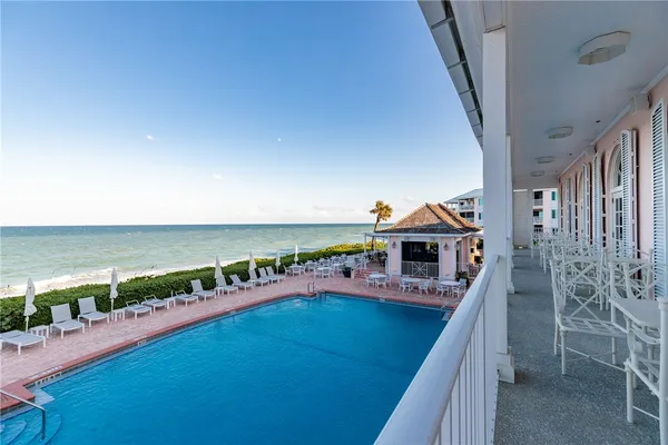 $8,500 | 1215 Winding Oaks Circle East, Unit 401, Vero Beach, FL 32963