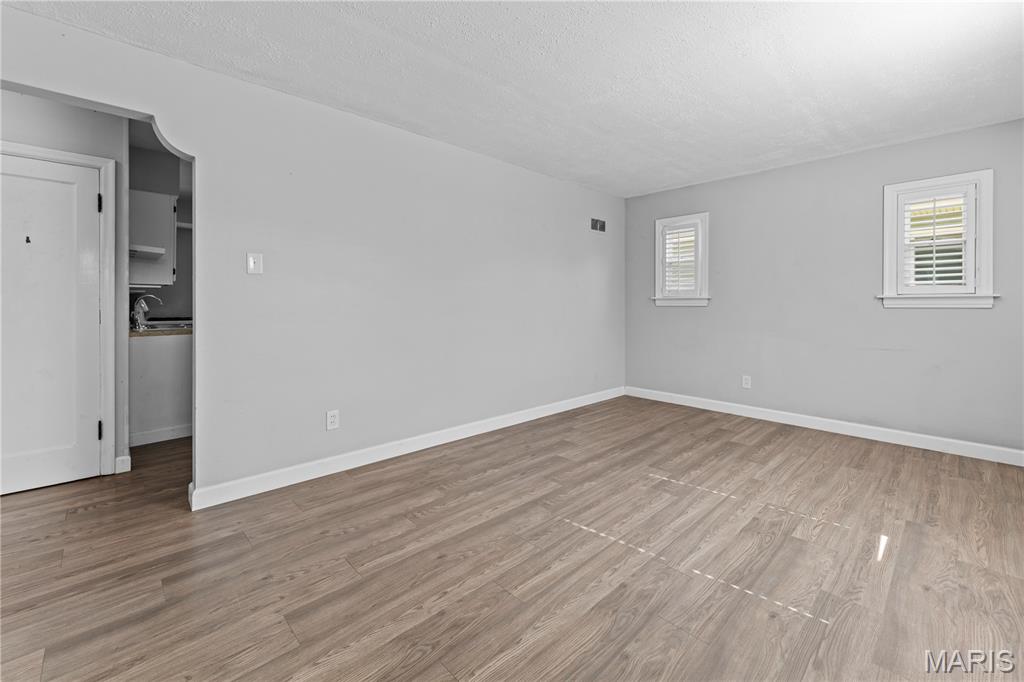 5237 Heege Road St. Louis, MO 63123 - Photo 3 of 24