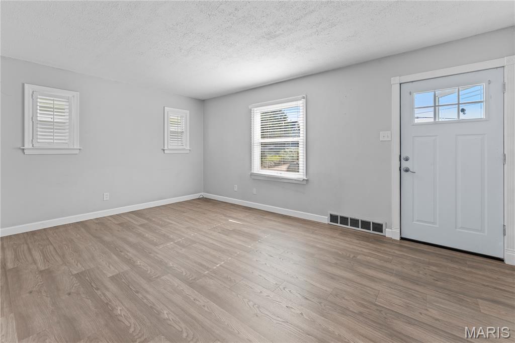 5237 Heege Road St. Louis, MO 63123 - Photo 6 of 24