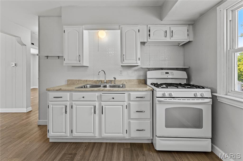 5237 Heege Road St. Louis, MO 63123 - Photo 7 of 24