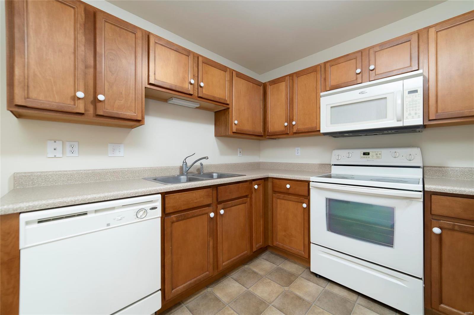 3812 Capri Way St. Peters, MO 63304 - Photo 8 of 24