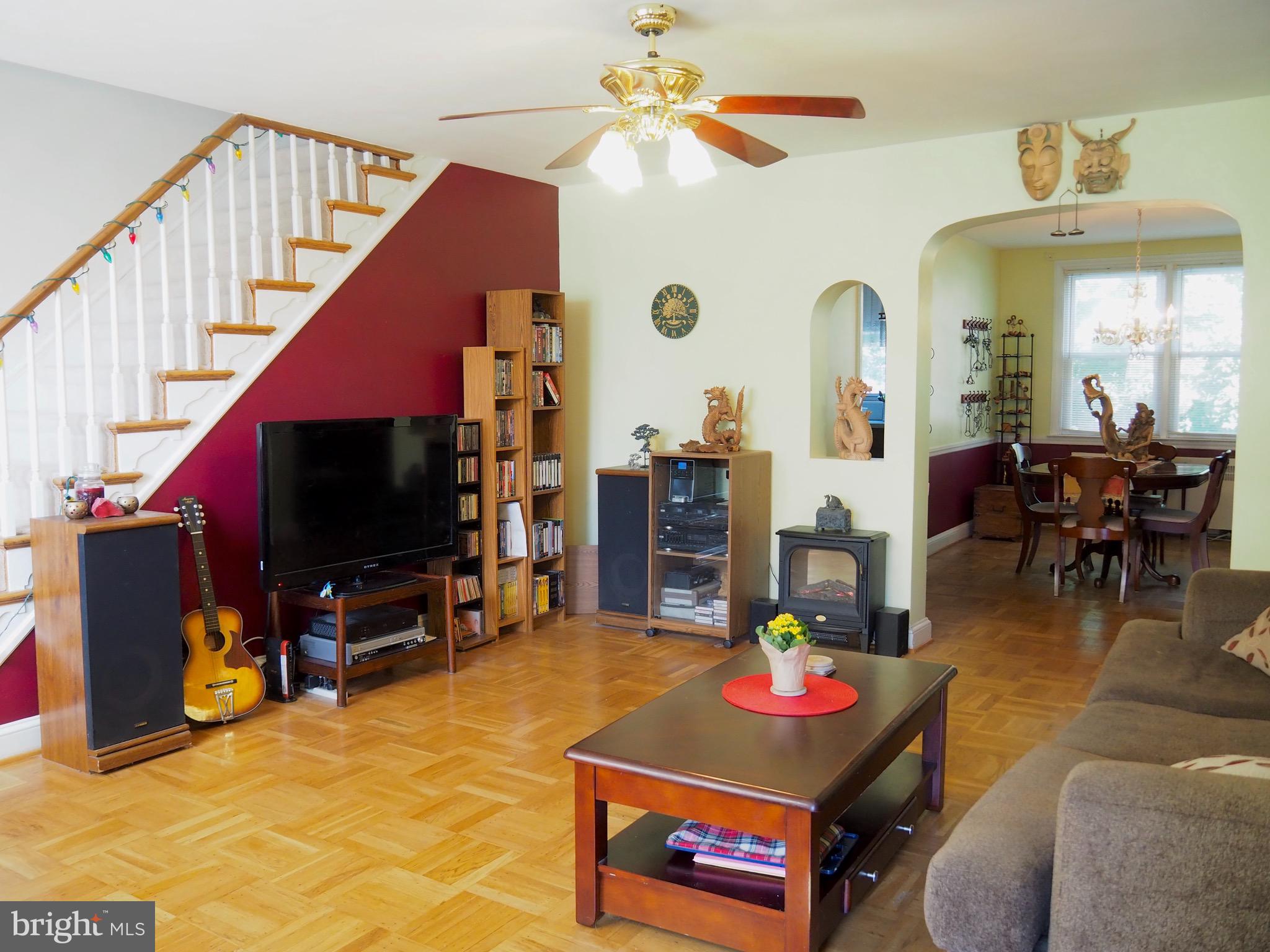 213 St Laurence Road Upper Darby, PA 19082 - Photo 14 of 45 Living Room from front door