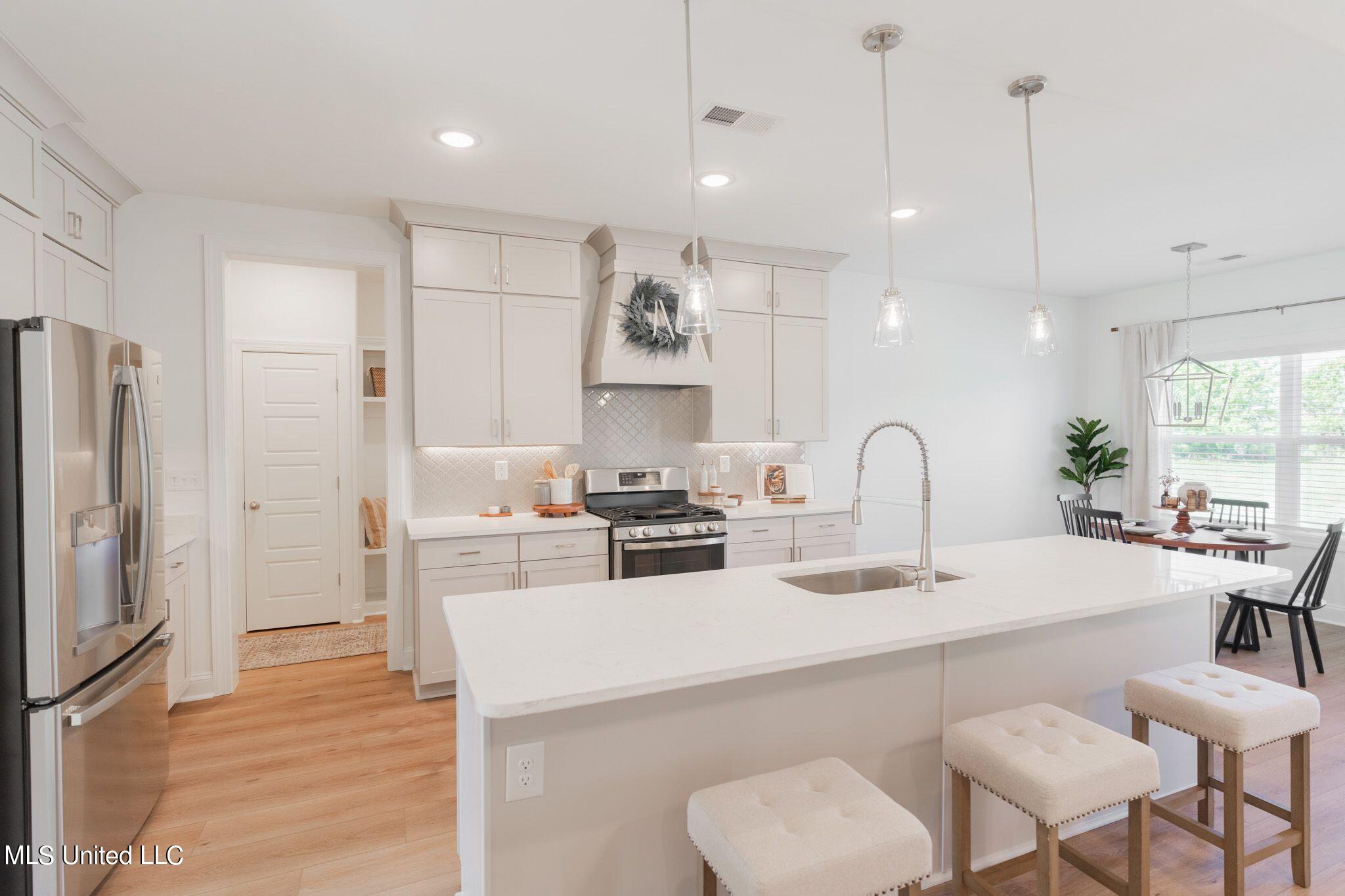 5290 Douglas Drive Olive Branch, MS 38654 - Photo 11 of 37 kitchen view of family room